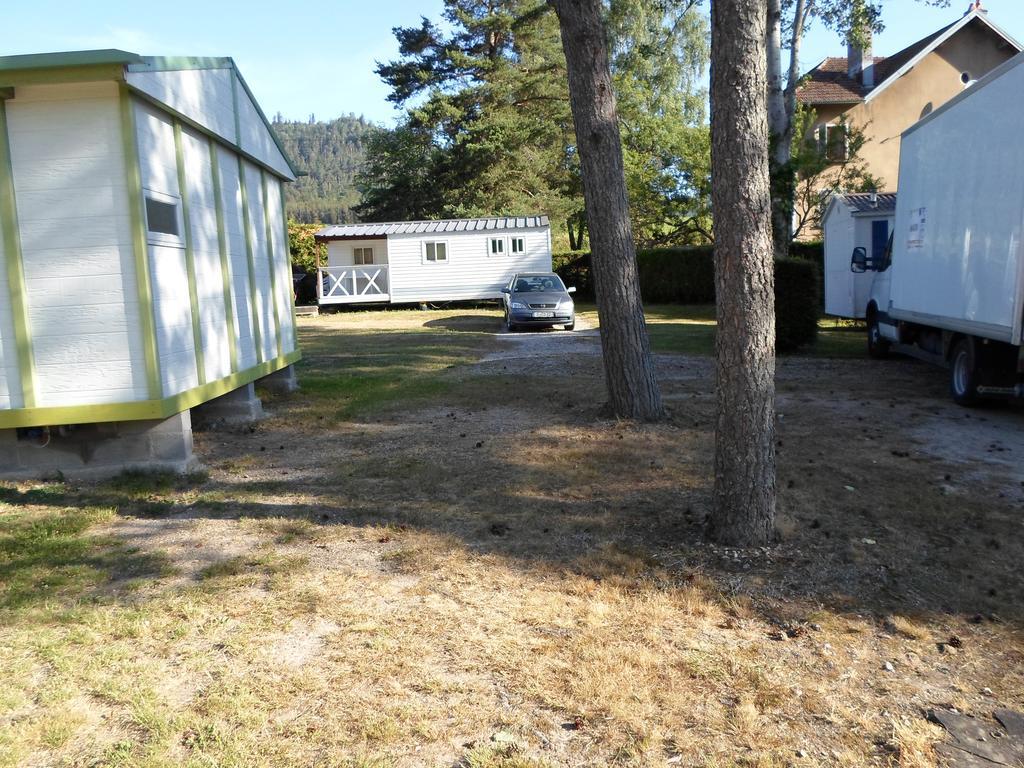Camping Les Pinasses La Chapelle  المظهر الخارجي الصورة